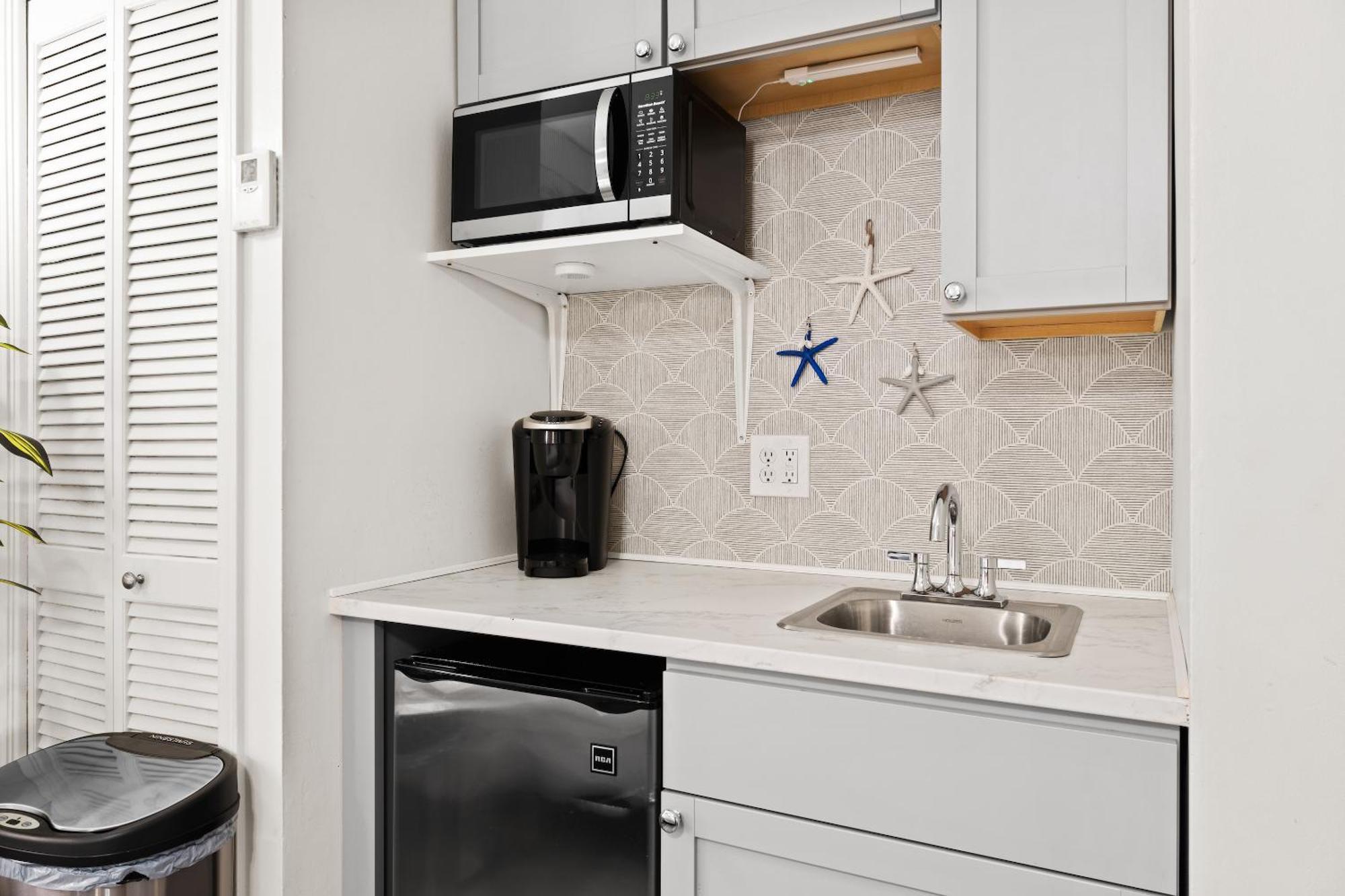 St Thomas Square By Panhandle Getaways *